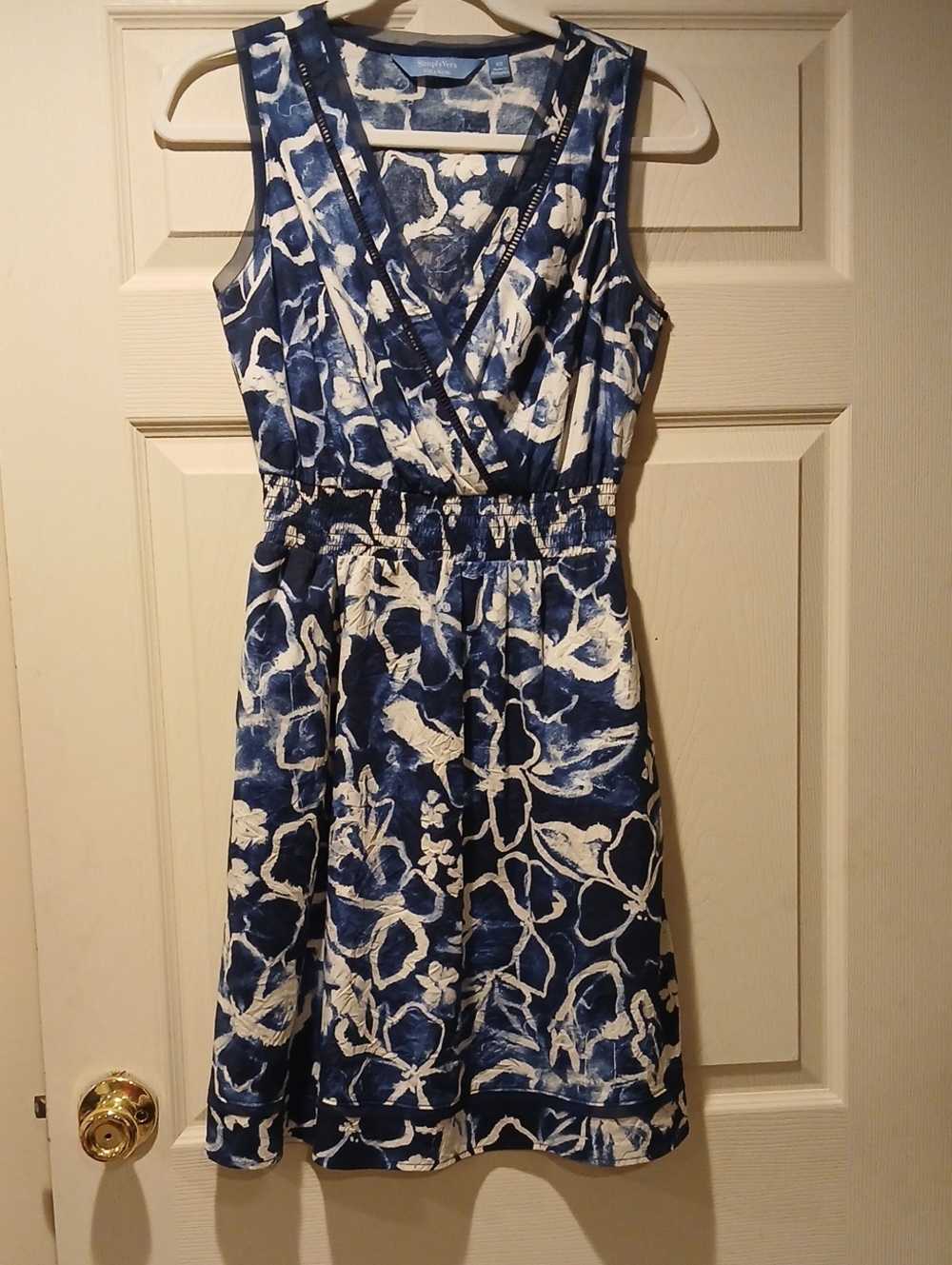 Simply Vera Vera Wang Blue & White Floral Midi Dress with Pockets